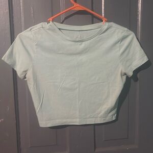 Cropped tee